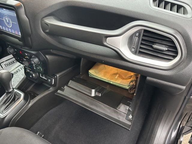 Used 2021 Jeep Renegade Latitude image 40