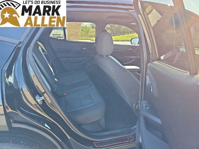Used 2025 Chevrolet Trax RS w/ Sunroof Package FWD image 27