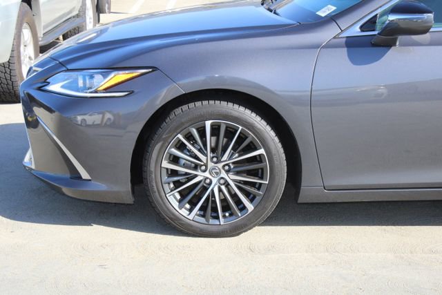 Certified 2023 Lexus ES 350 w/ Premium Package image 4