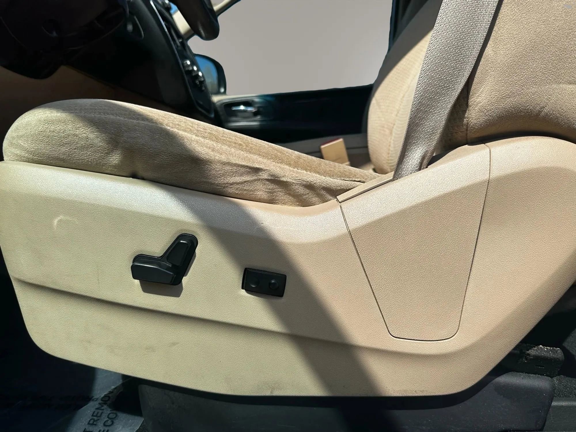 Used 2014 Dodge Grand Caravan SXT FWD image 17