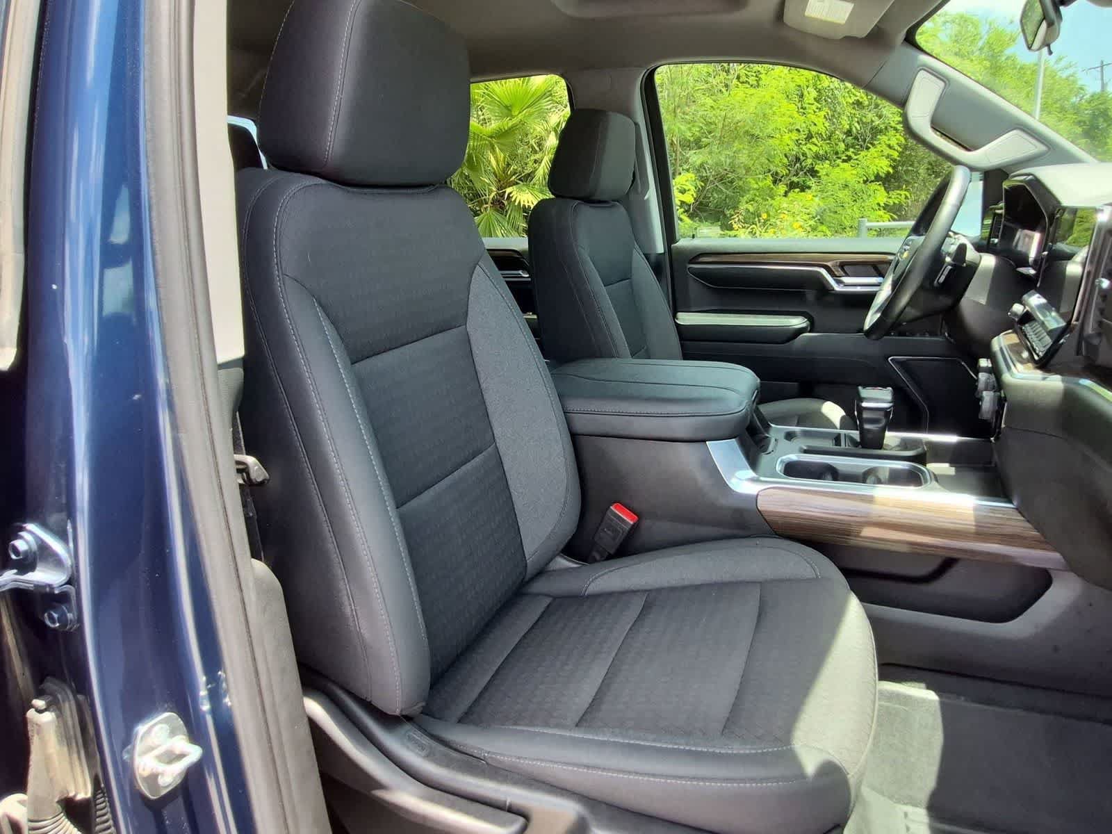Used 2023 Chevrolet Silverado 1500 LT AWD/4WD image 27
