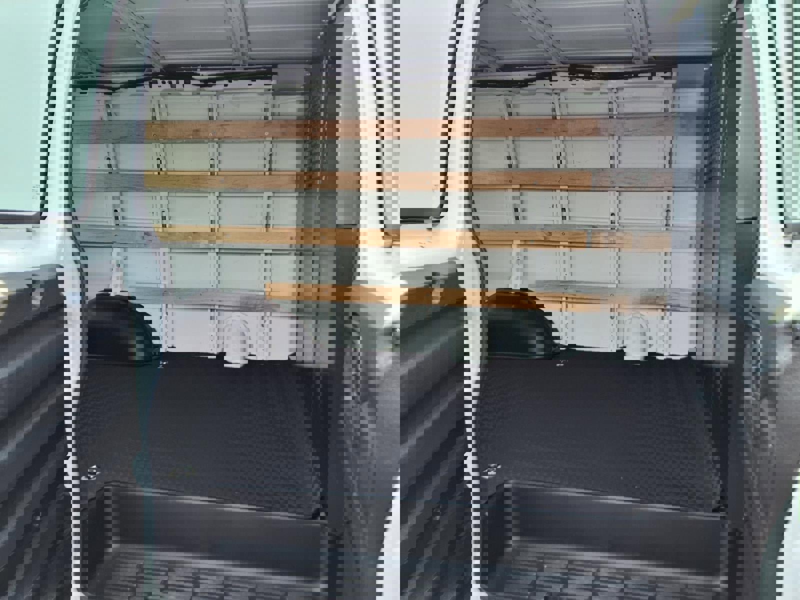 Used 2024 GMC Savana 2500 w/ Driver Convenience Package image 12