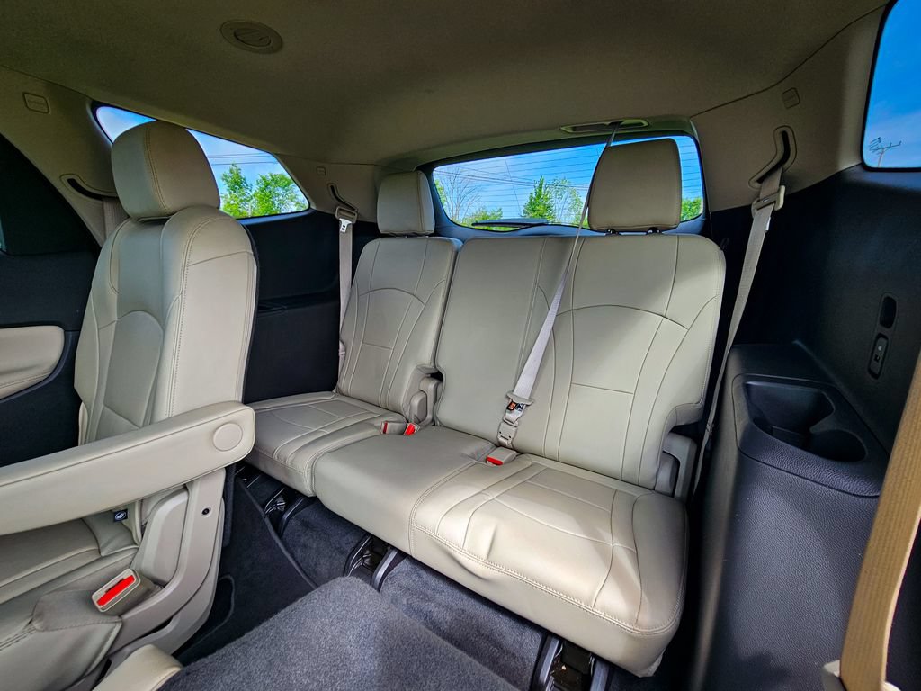 Used 2019 Buick Enclave Essence w/ LPO, Cargo Package AWD/4WD image 30
