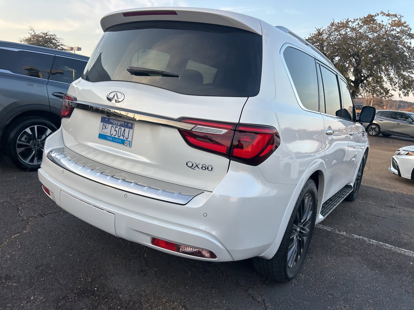 Certified 2023 INFINITI QX80 Premium Select w/ All-Season Package image 12