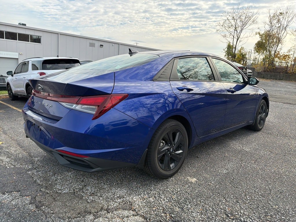 Certified 2022 Hyundai Elantra SEL FWD image 7