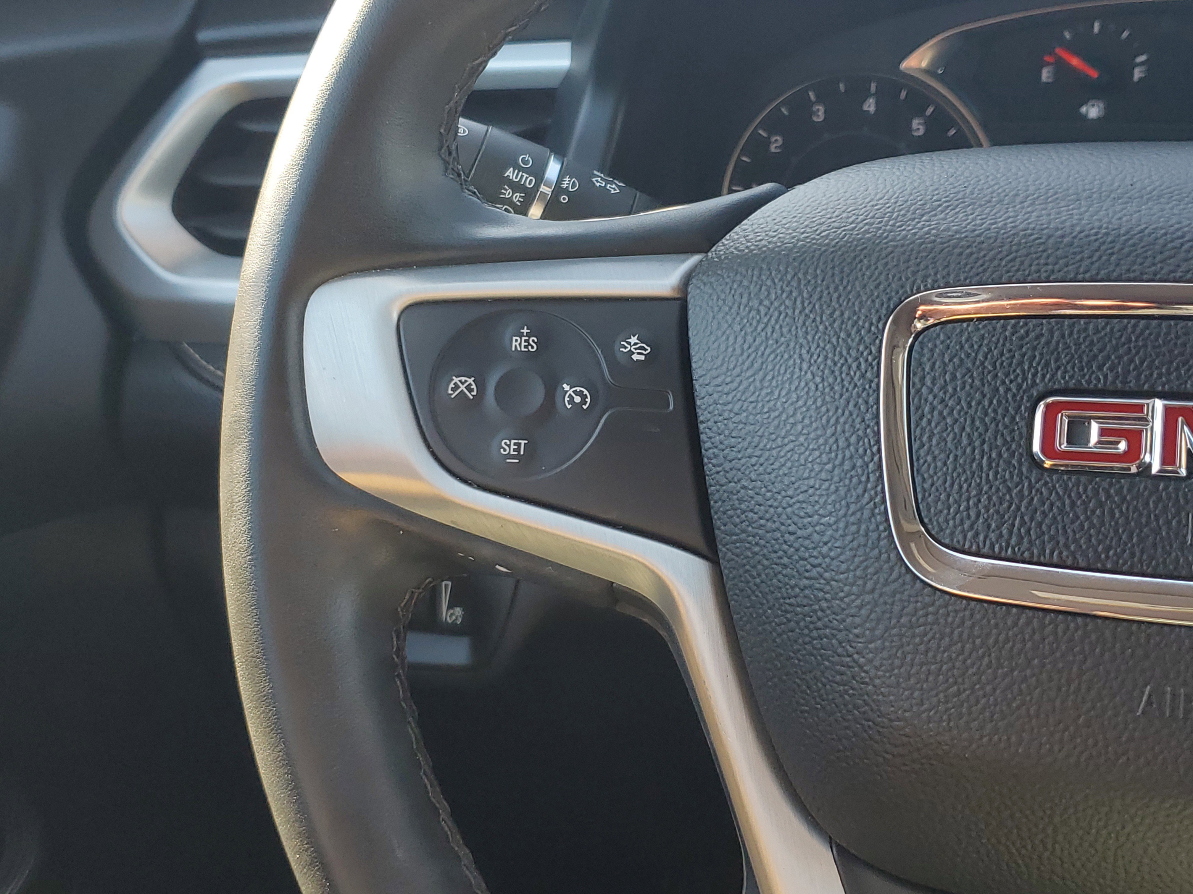 Used 2023 GMC Acadia SLT image 24