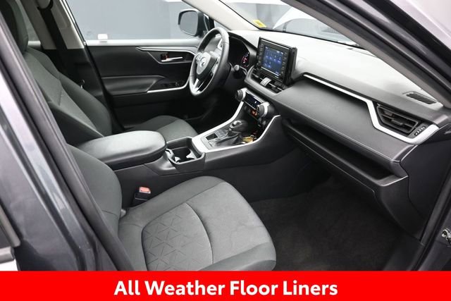 Used 2021 Toyota RAV4 XLE w/ Convenience Package AWD/4WD image 18