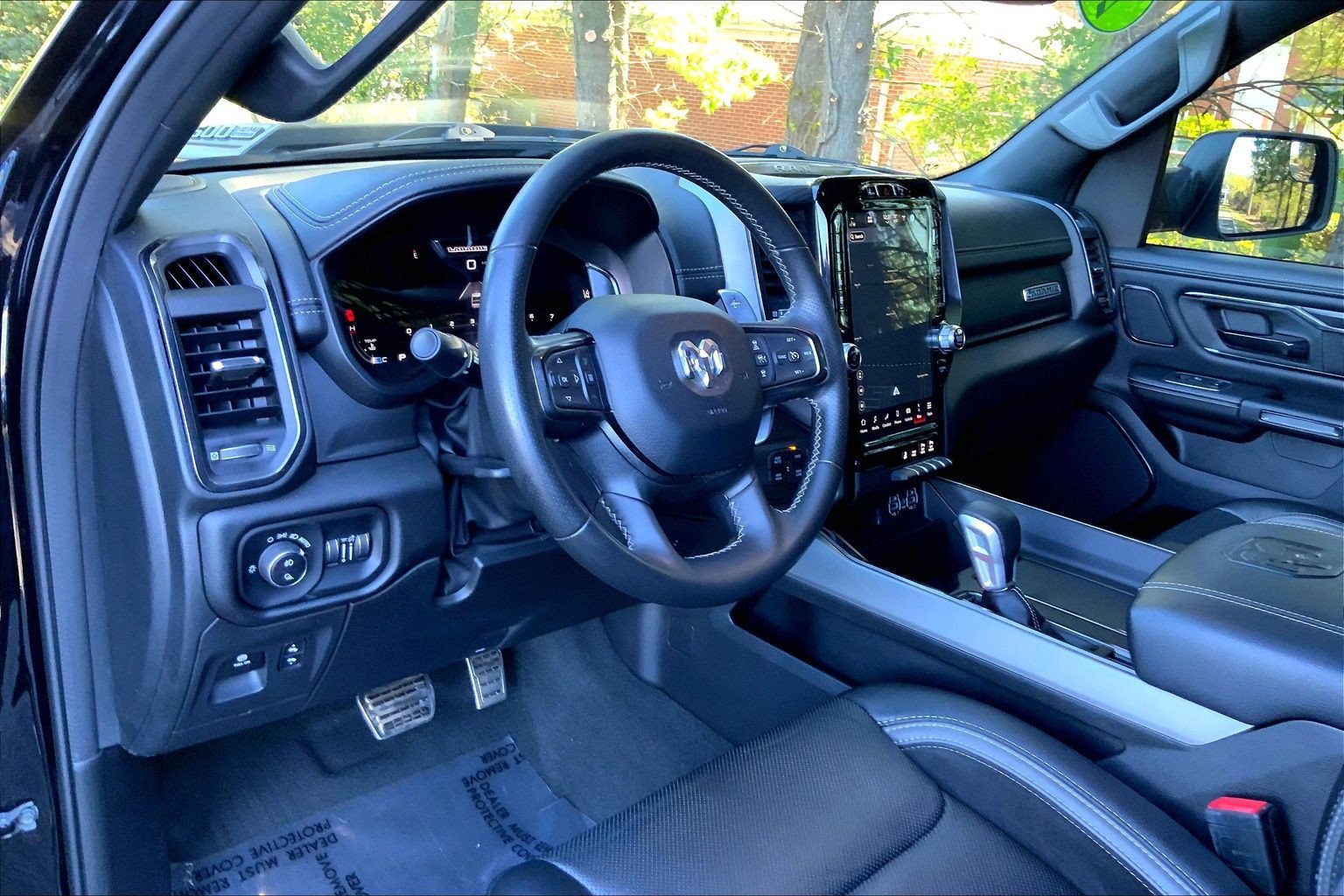 Used 2023 RAM 1500 Laramie AWD/4WD image 14
