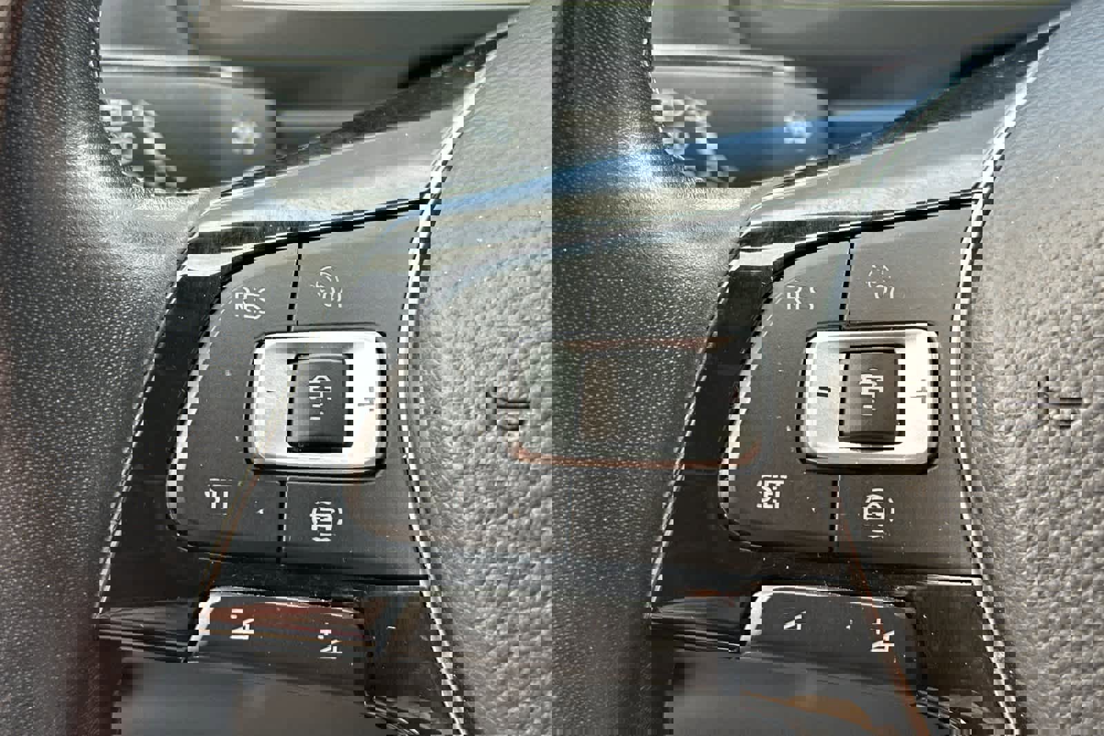 Used 2020 Volkswagen Tiguan SEL Premium R-Line image 28