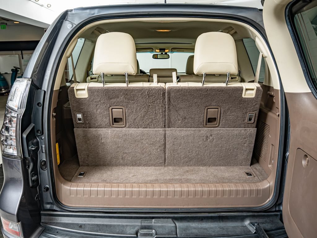 Used 2016 Lexus GX 460 w/ Premium Package AWD/4WD image 39