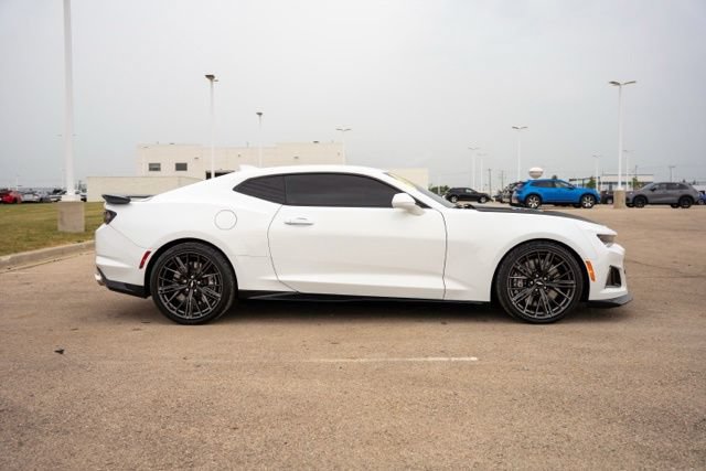 Used 2019 Chevrolet Camaro ZL1 RWD image 6