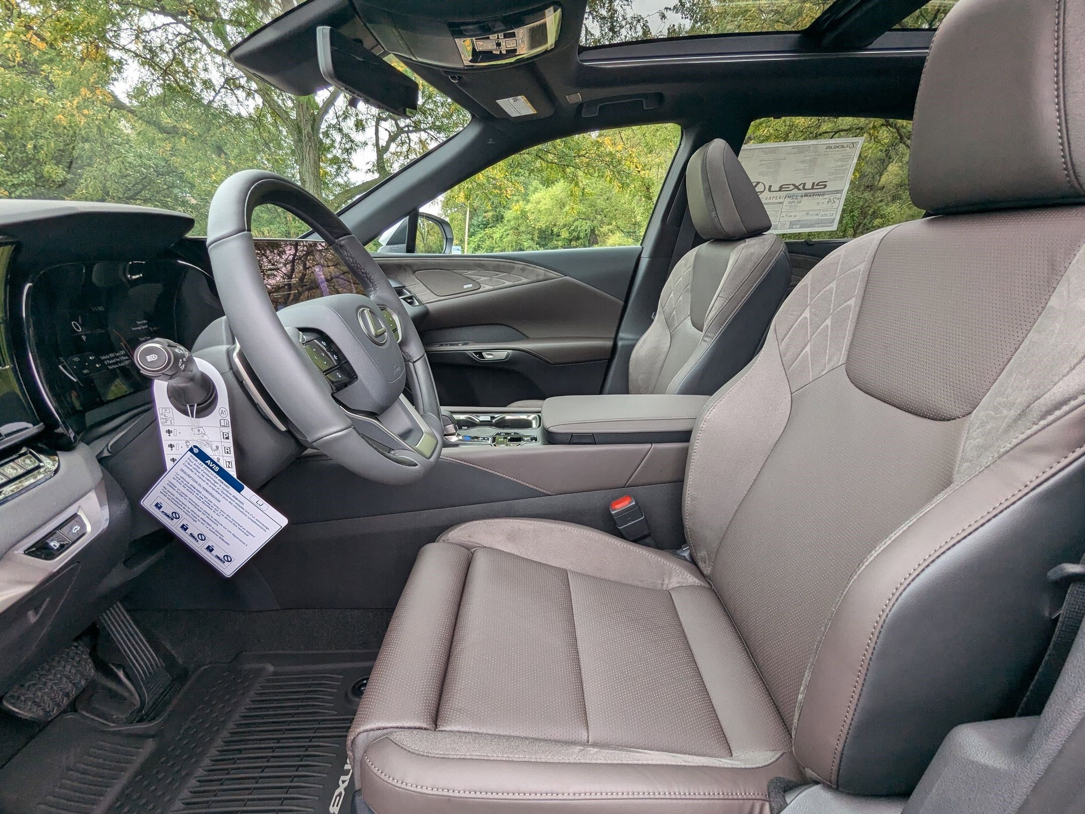 New 2025 Lexus RX 350 w/ Luxury Package image 5