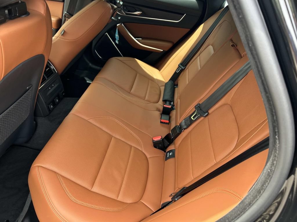 Used 2024 Jaguar XF R-Dynamic SE AWD/4WD image 21