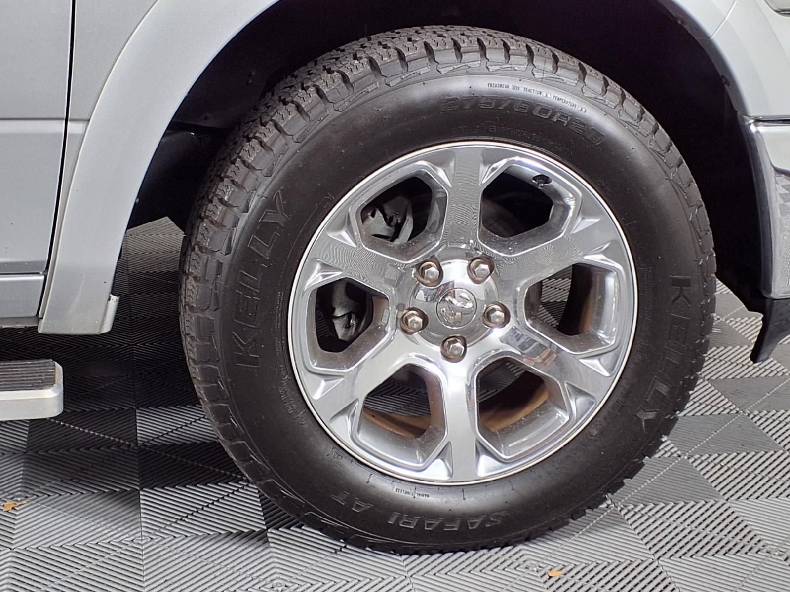 Used 2018 RAM 1500 Laramie RWD image 32