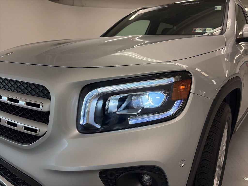 Certified 2022 Mercedes-Benz GLB 250 4MATIC image 11