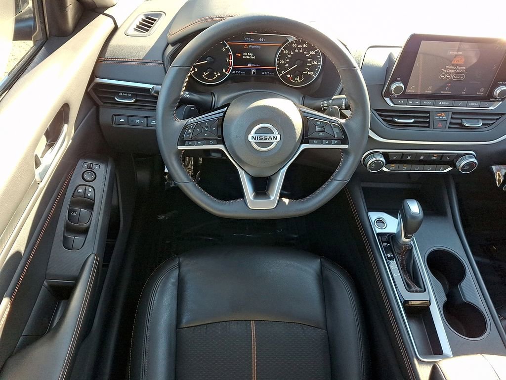 Used 2021 Nissan Altima 2.5 SR w/ SR Premium Package image 12