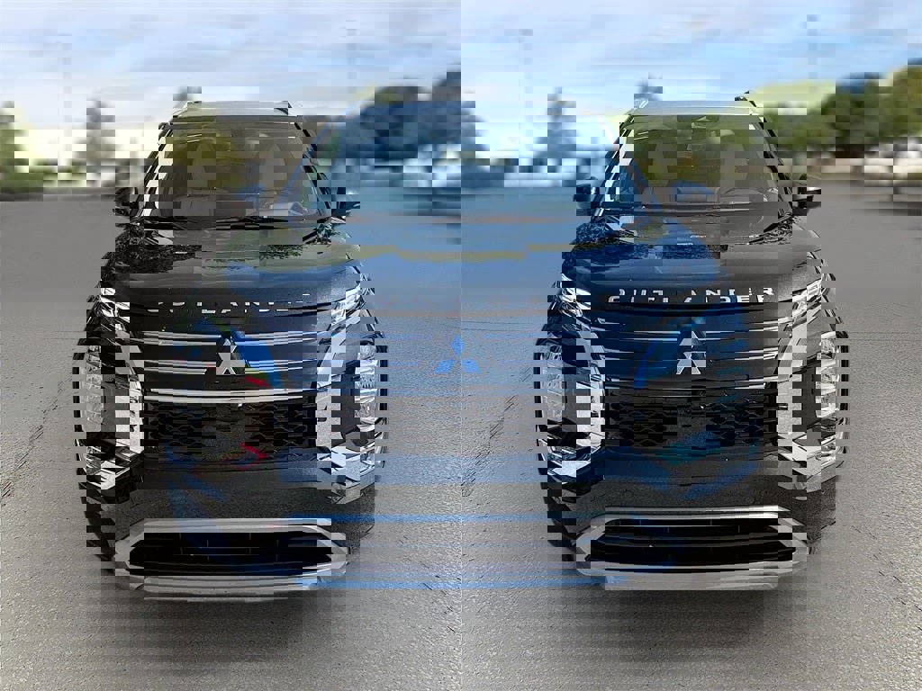 New 2025 Mitsubishi Outlander AWD image 2