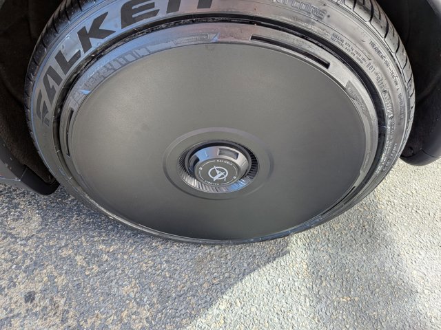 Used 2024 Tesla Model Y Performance image 19