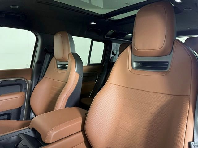 New 2026 Land Rover Defender 110 OCTA AWD/4WD image 6