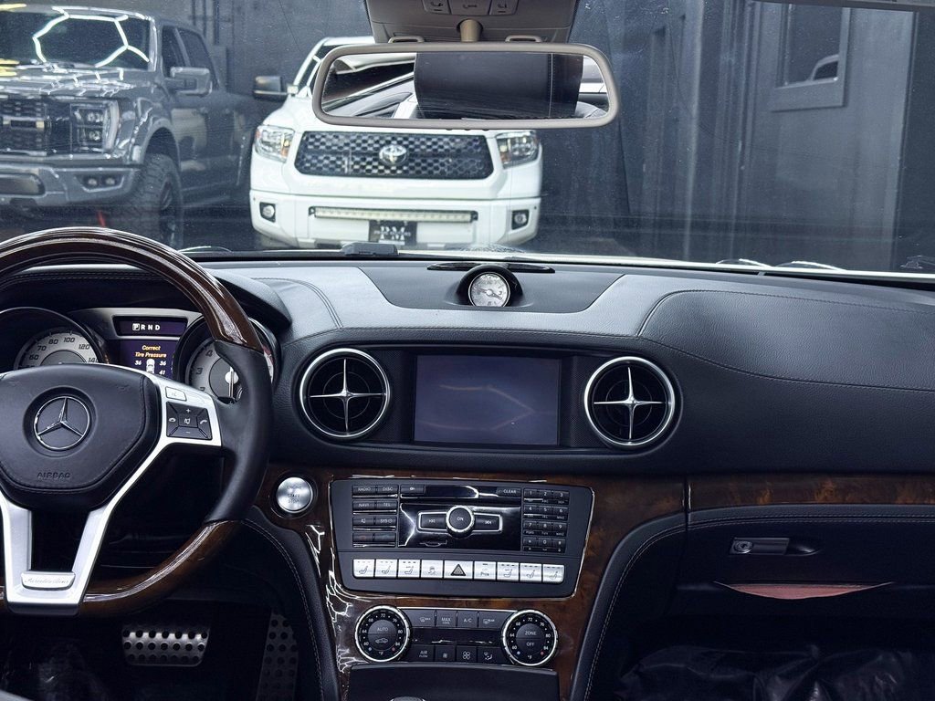 Used 2013 Mercedes-Benz SL 550 w/ Premium Pkg image 17