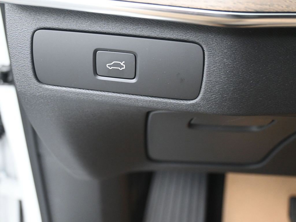 New 2026 Volvo XC90 B6 Ultra image 15