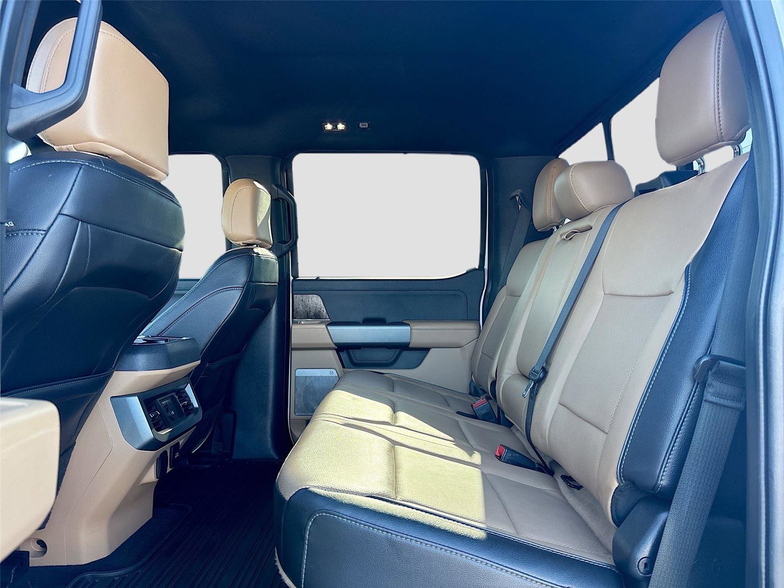 Used 2023 Ford F250 Lariat w/ Chrome Package image 27