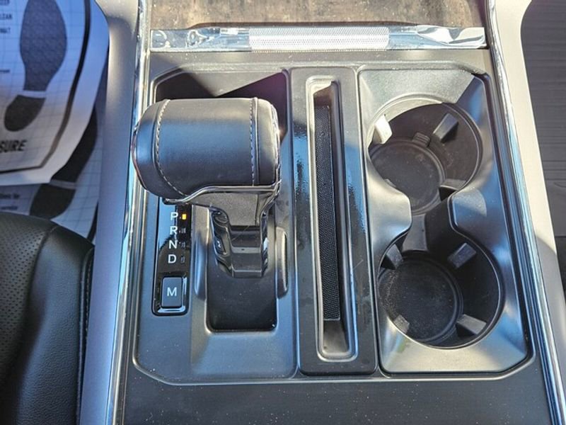 Used 2023 Ford F150 Lariat w/ Trailer Tow Package image 19