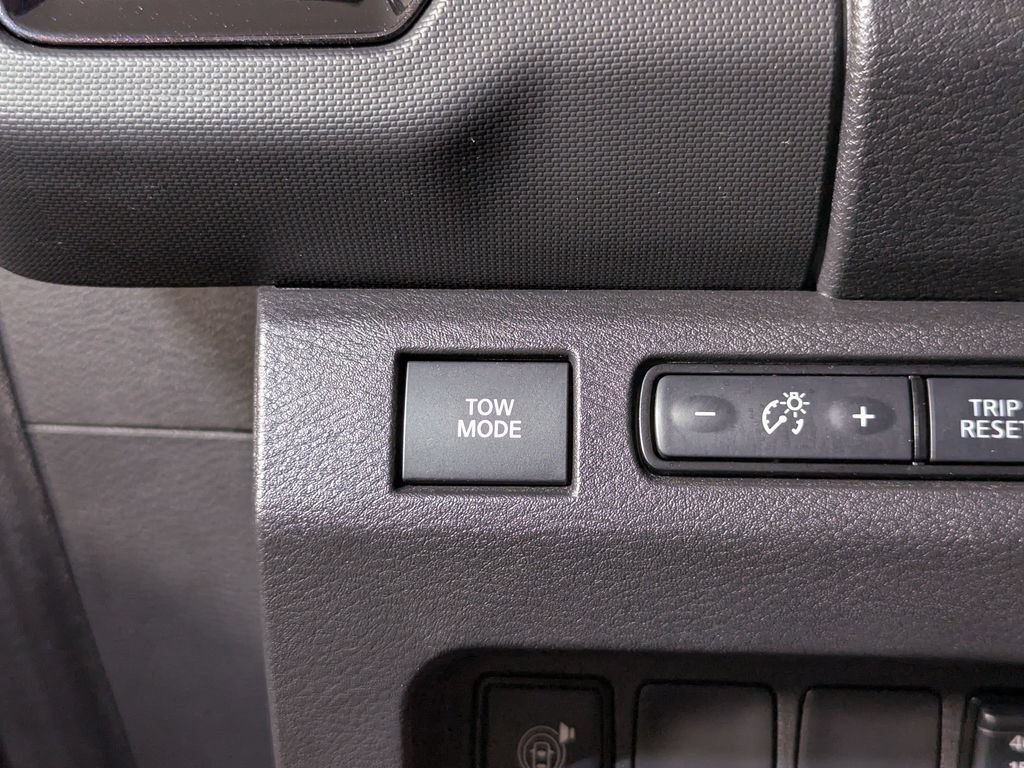 Used 2023 Nissan Frontier PRO-4X w/ Pro Convenience Package AWD/4WD image 35