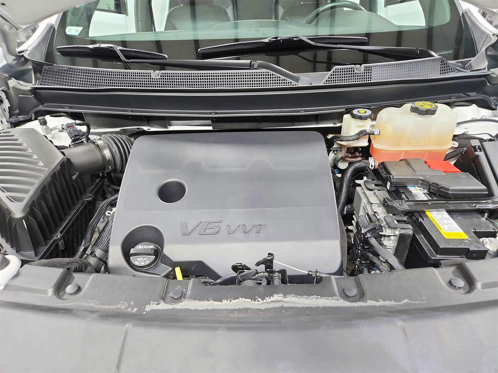 Used 2022 Chevrolet Traverse LT w/ Midnight/Sport Edition image 17