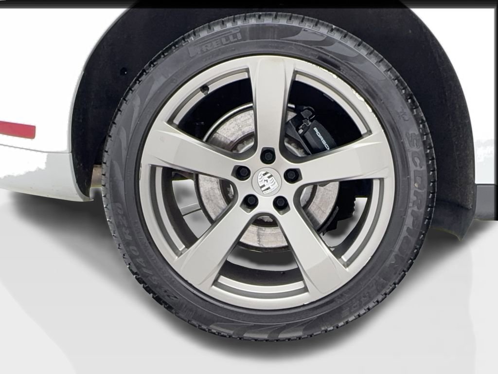 Used 2023 Porsche Macan w/ Sport Chrono Package image 16