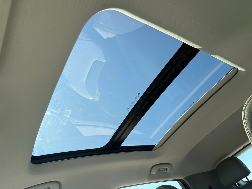 Used 2023 Chevrolet Bolt EUV Premier w/ Sun & Sound Package image 43