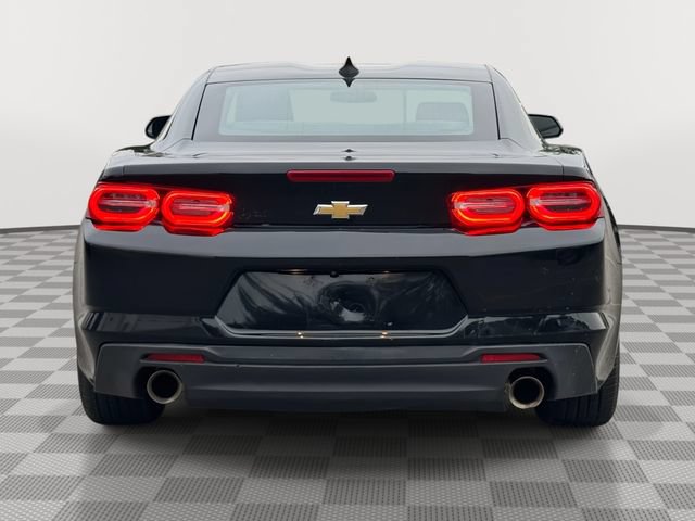 Used 2022 Chevrolet Camaro LT RWD image 7