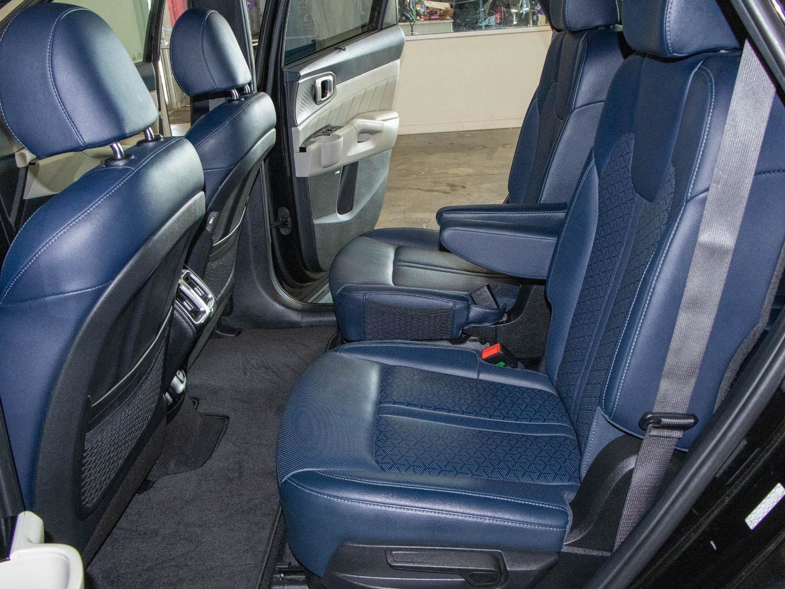 Used 2023 Kia Sorento SX Prestige image 15