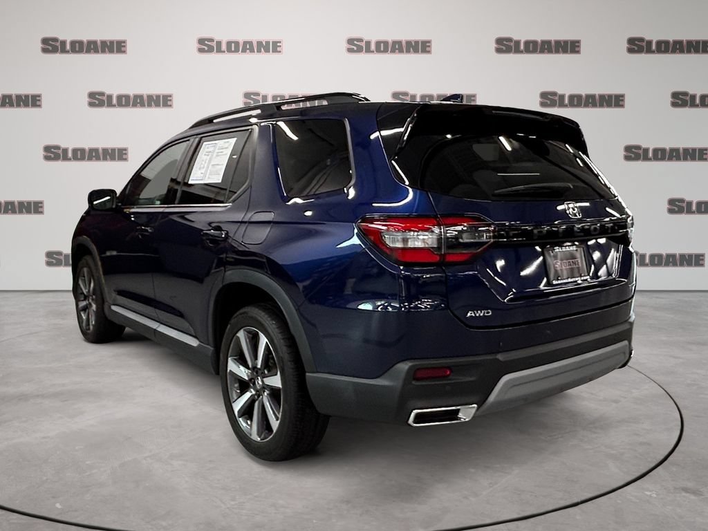 Certified 2023 Honda Pilot Touring image 3