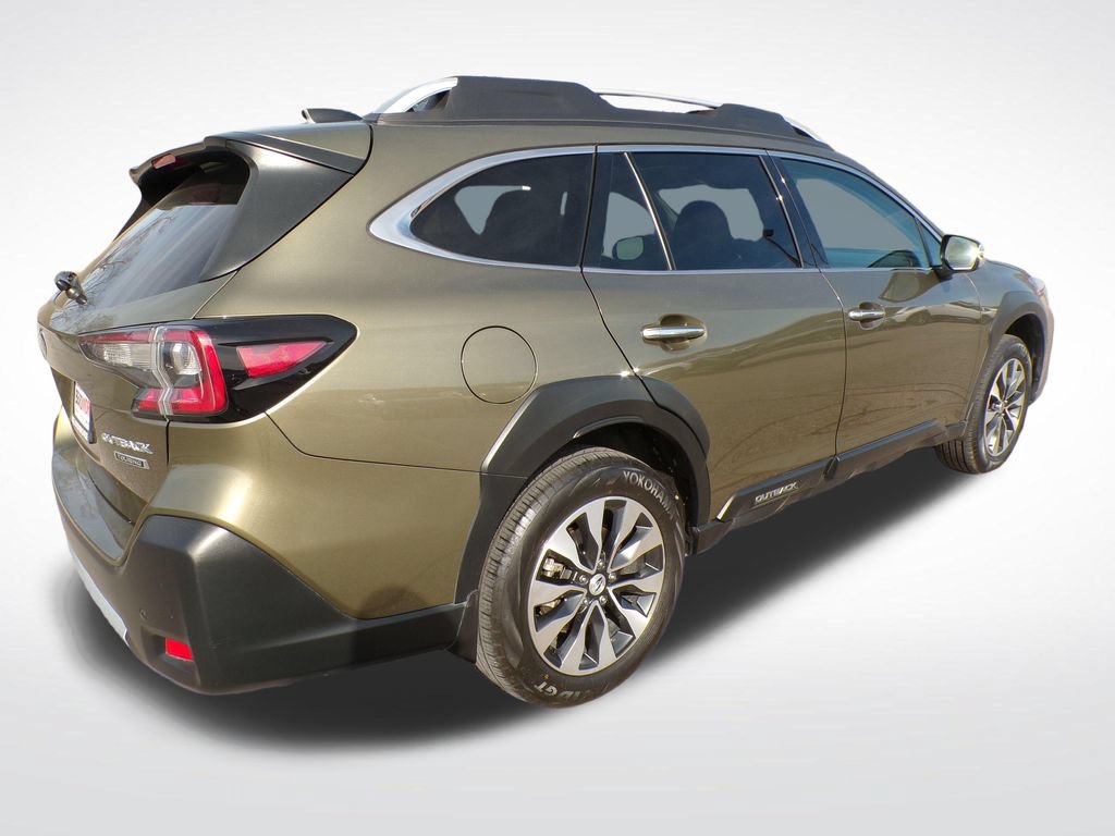 Used 2023 Subaru Outback Touring AWD/4WD image 4