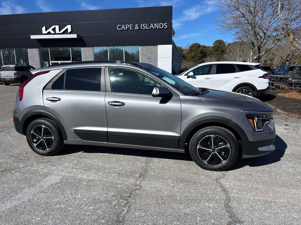 Used 2024 Kia Niro EX image 2