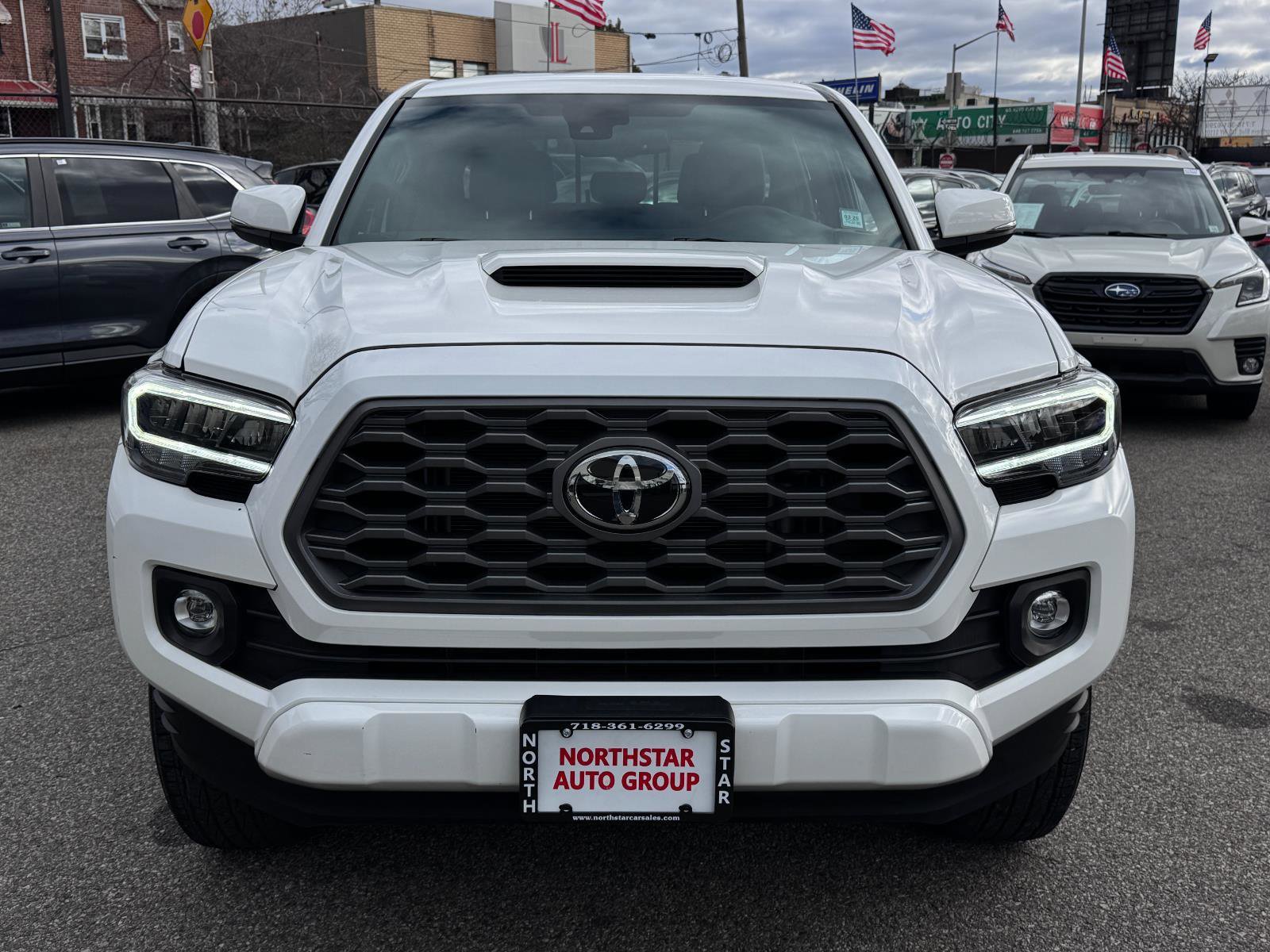 Used 2023 Toyota Tacoma TRD Sport image 2