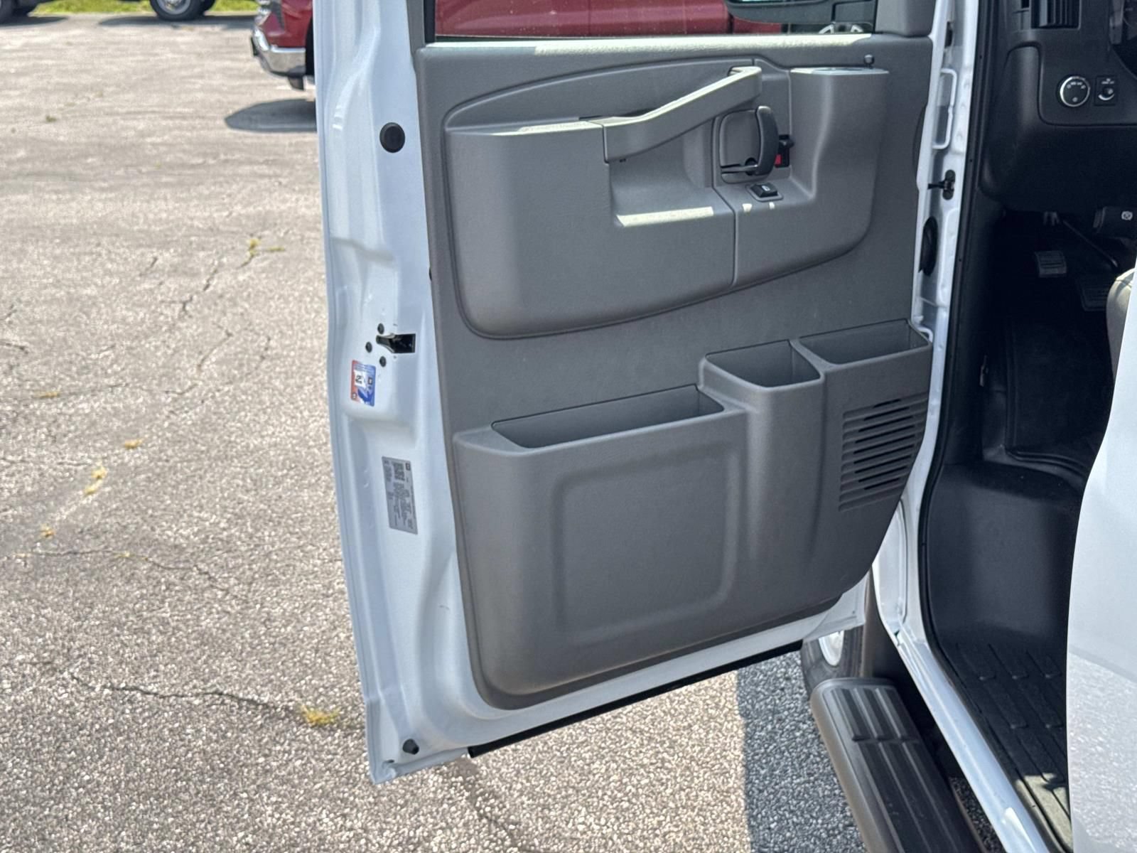 New 2026 Chevrolet Express 3500 LS w/ Chrome Appearance Package RWD image 15