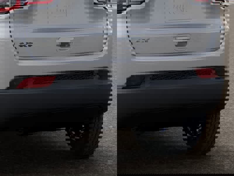 New 2025 Jeep Compass Latitude w/ Sun & Sound Group image 13