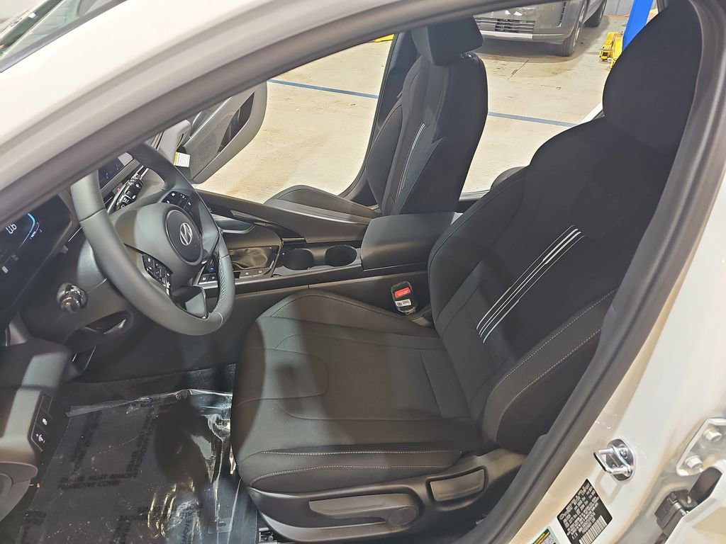 New 2026 Hyundai Elantra SEL Sport image 16