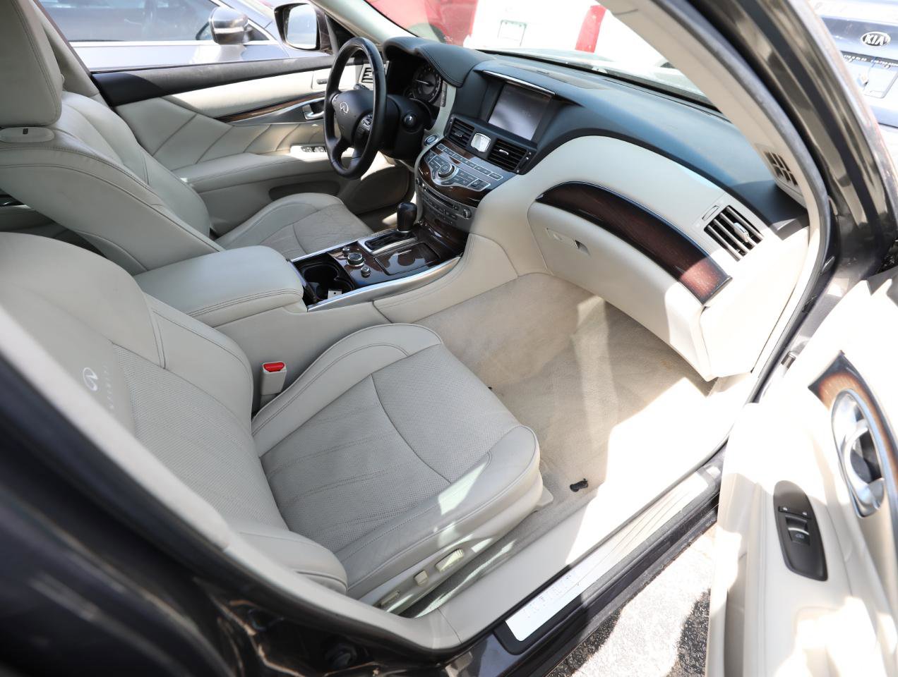 Used 2012 INFINITI M37 x w/ Deluxe Touring Pkg AWD/4WD image 12