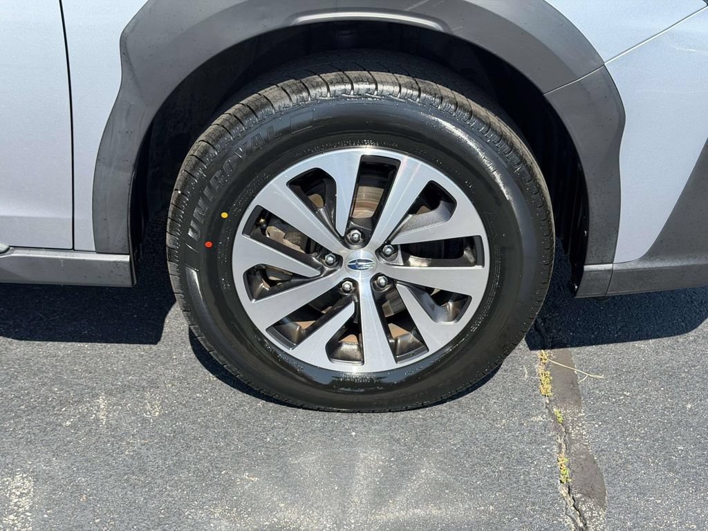 Certified 2025 Subaru Outback Premium AWD/4WD image 9