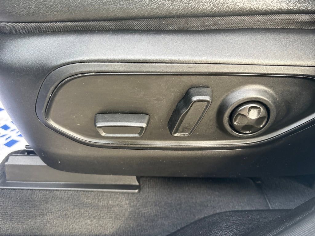 Certified 2023 Jeep Grand Cherokee Limited w/ Black Appearance Package image 31