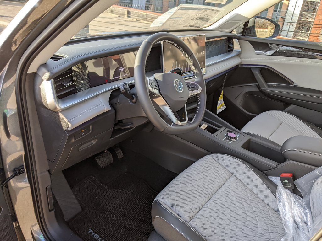 New 2026 Volkswagen Tiguan SE AWD/4WD image 8