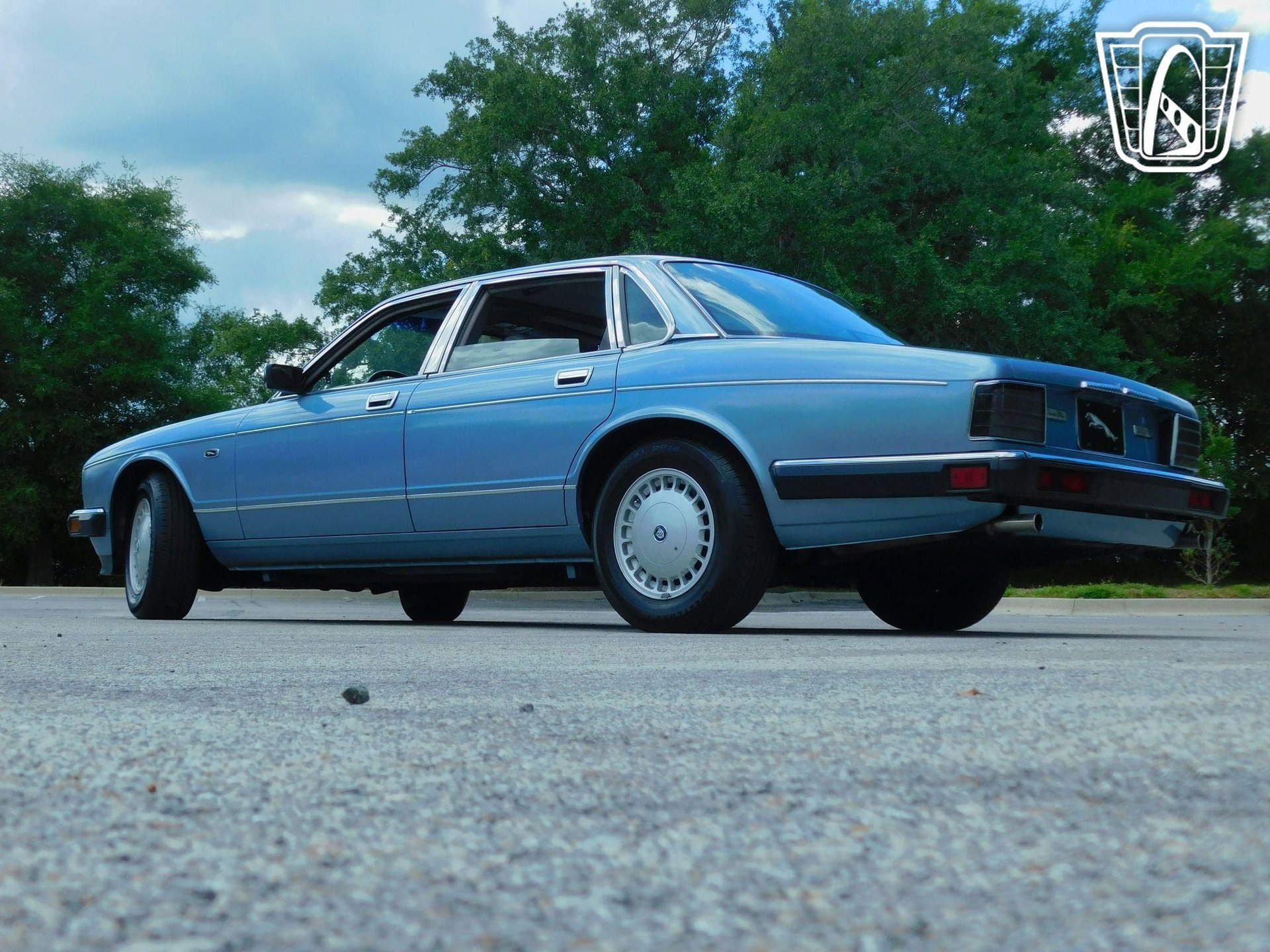 Used 1991 Jaguar XJ Vanden Plas image 7