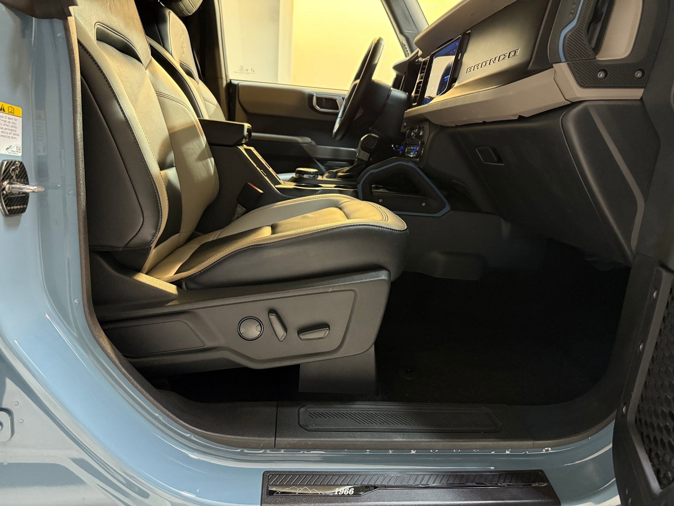 Used 2023 Ford Bronco Wildtrak image 51