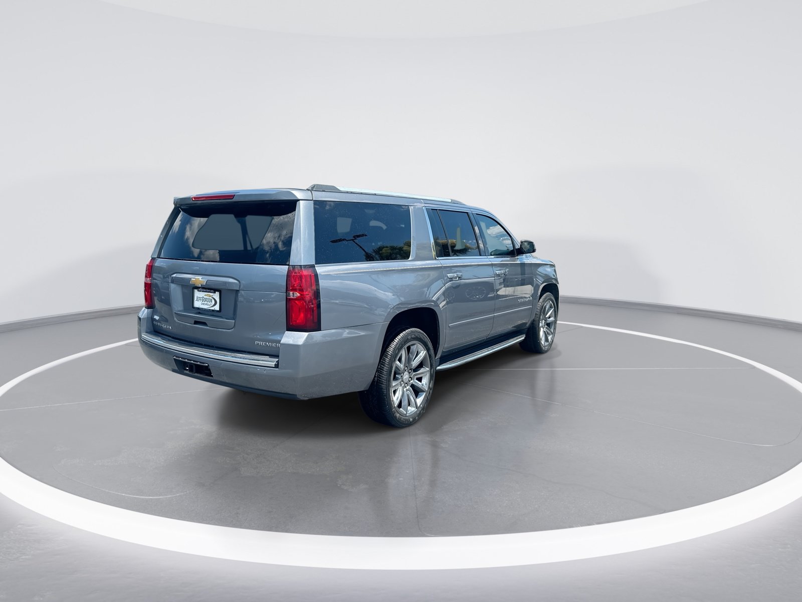Used 2019 Chevrolet Suburban Premier AWD/4WD image 9