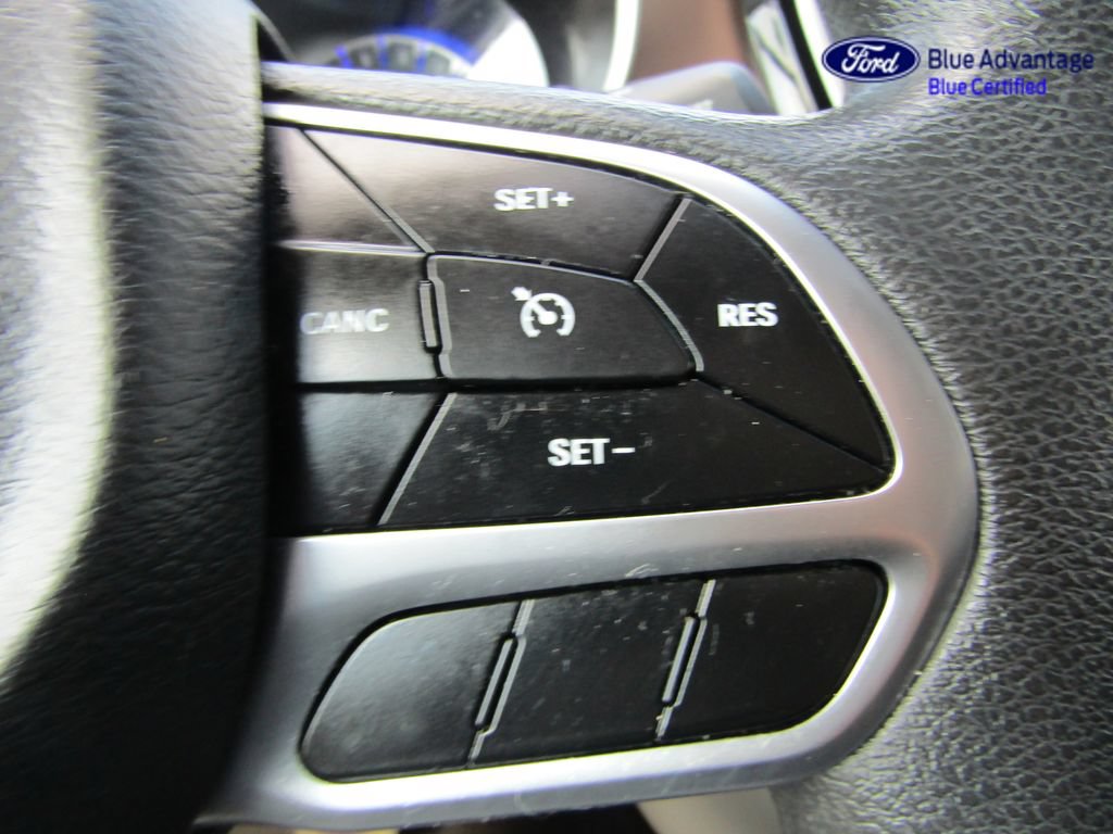 Used 2017 Chrysler Pacifica Touring Plus w/ Tire & Wheel Group FWD image 35