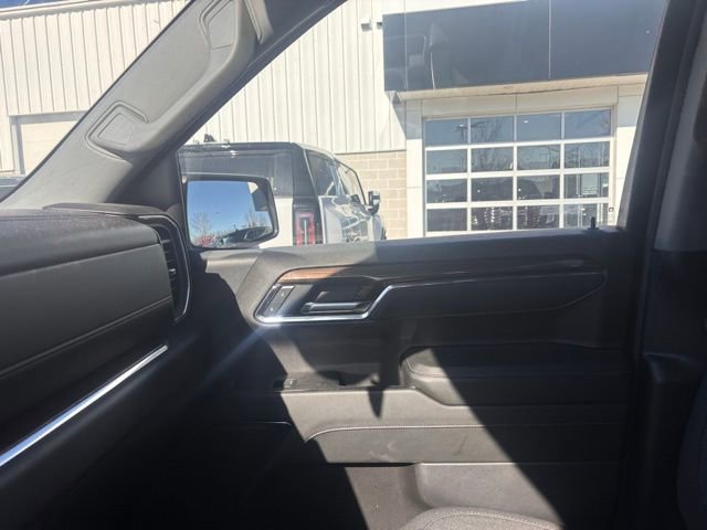 Used 2024 Chevrolet Silverado 1500 LT w/ Z71 Off-Road Package AWD/4WD image 13