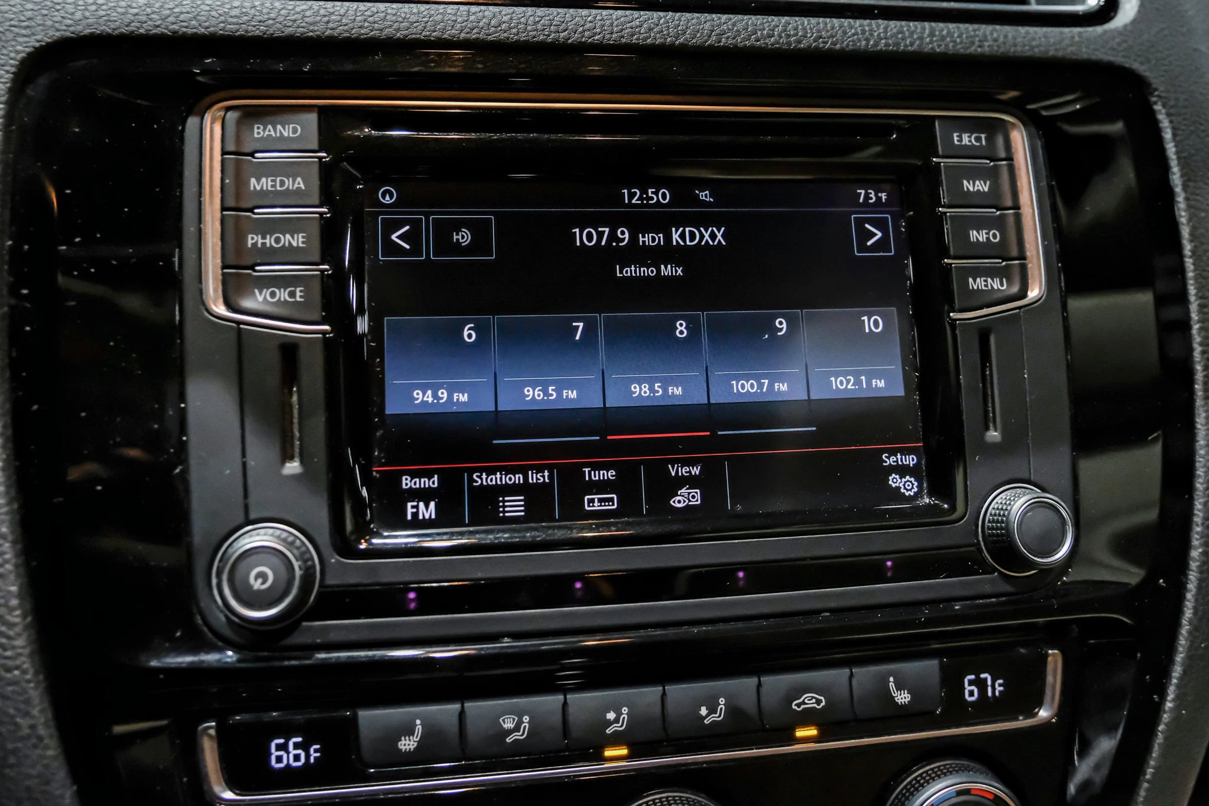 Used 2017 Volkswagen Jetta SEL FWD image 28